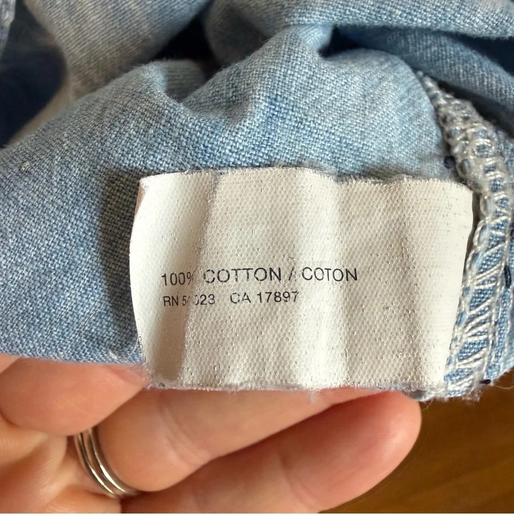 Gap half-button, 100% cotton chambray long sleeve shirt - Picture 5 of 5